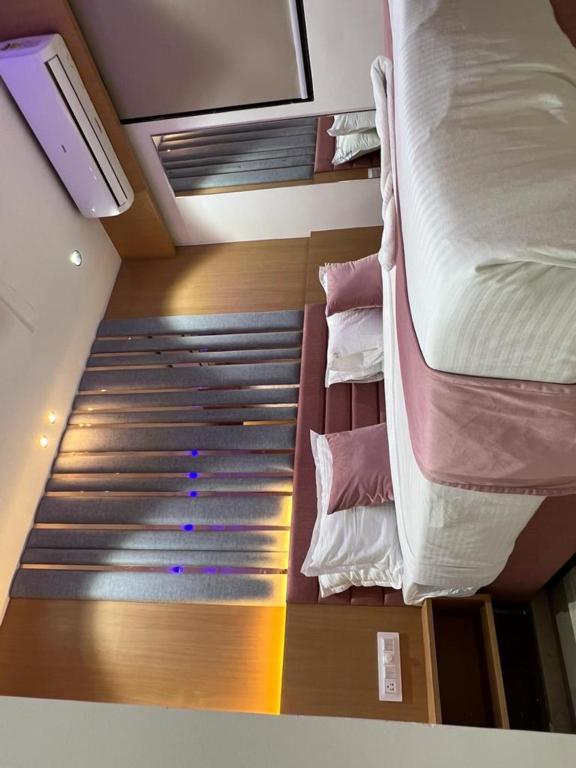 Hotel Cozzy Palace Surat Eksteriør billede